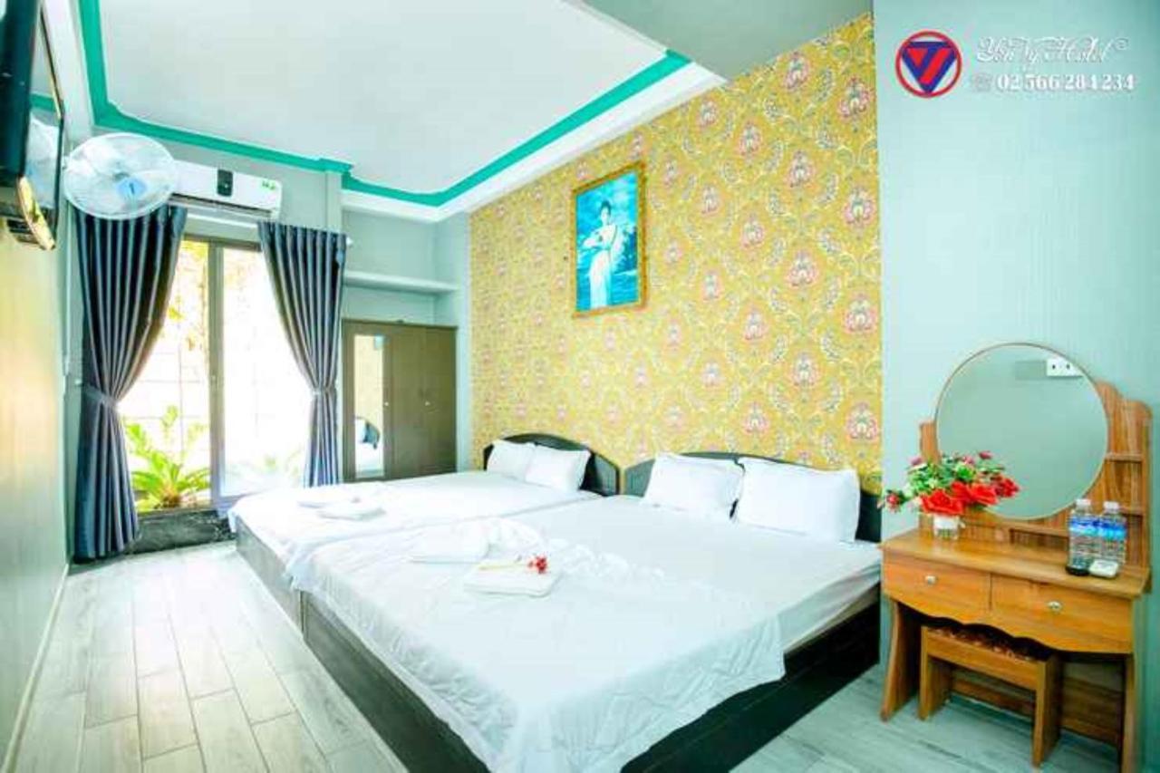 Yen Vy Hotel Куїнон Екстер'єр фото