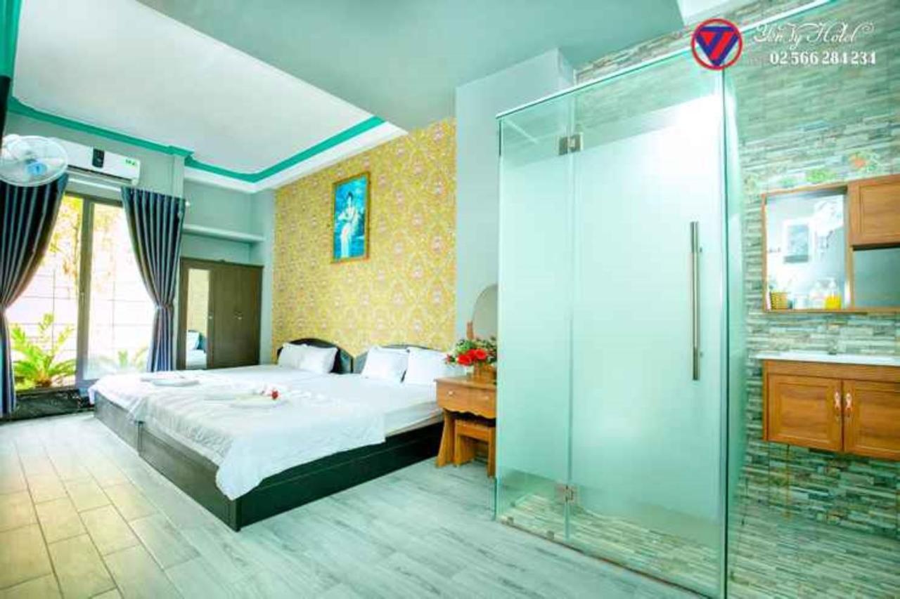 Yen Vy Hotel Куїнон Екстер'єр фото