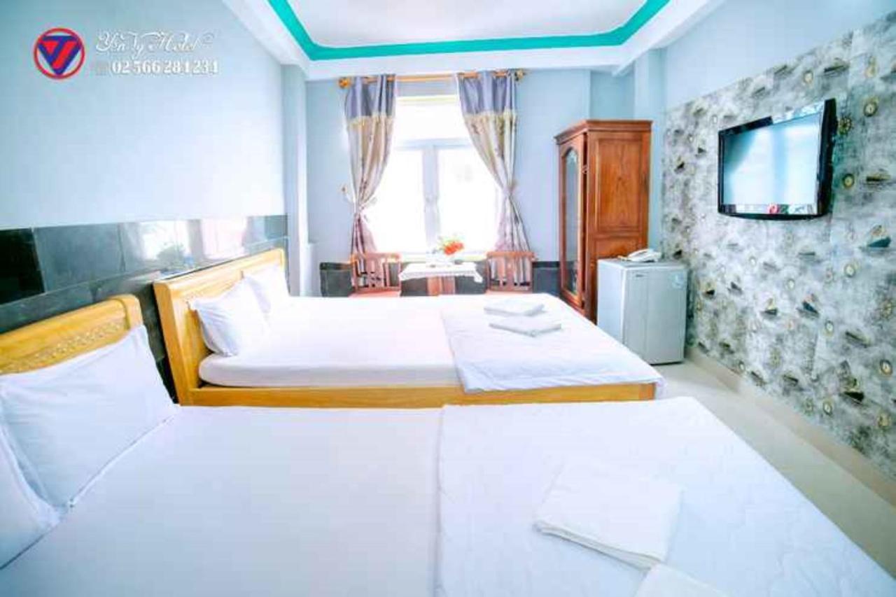 Yen Vy Hotel Куїнон Екстер'єр фото